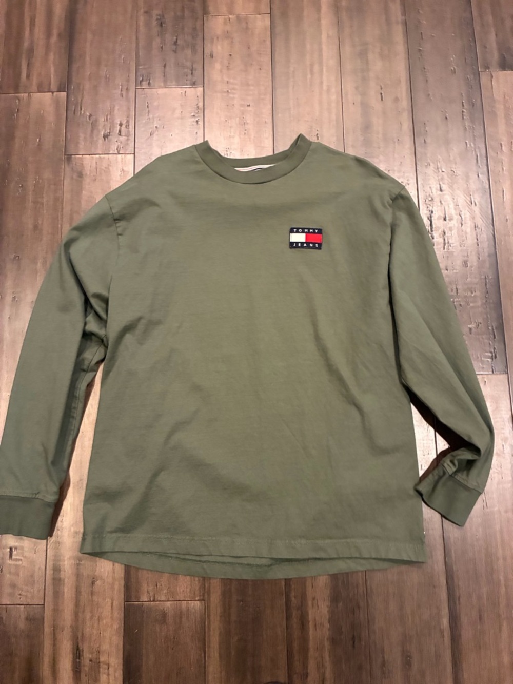 Tommy Hilfiger Large Olive Green Long Sleeve Crew Tee with Flag Patch
